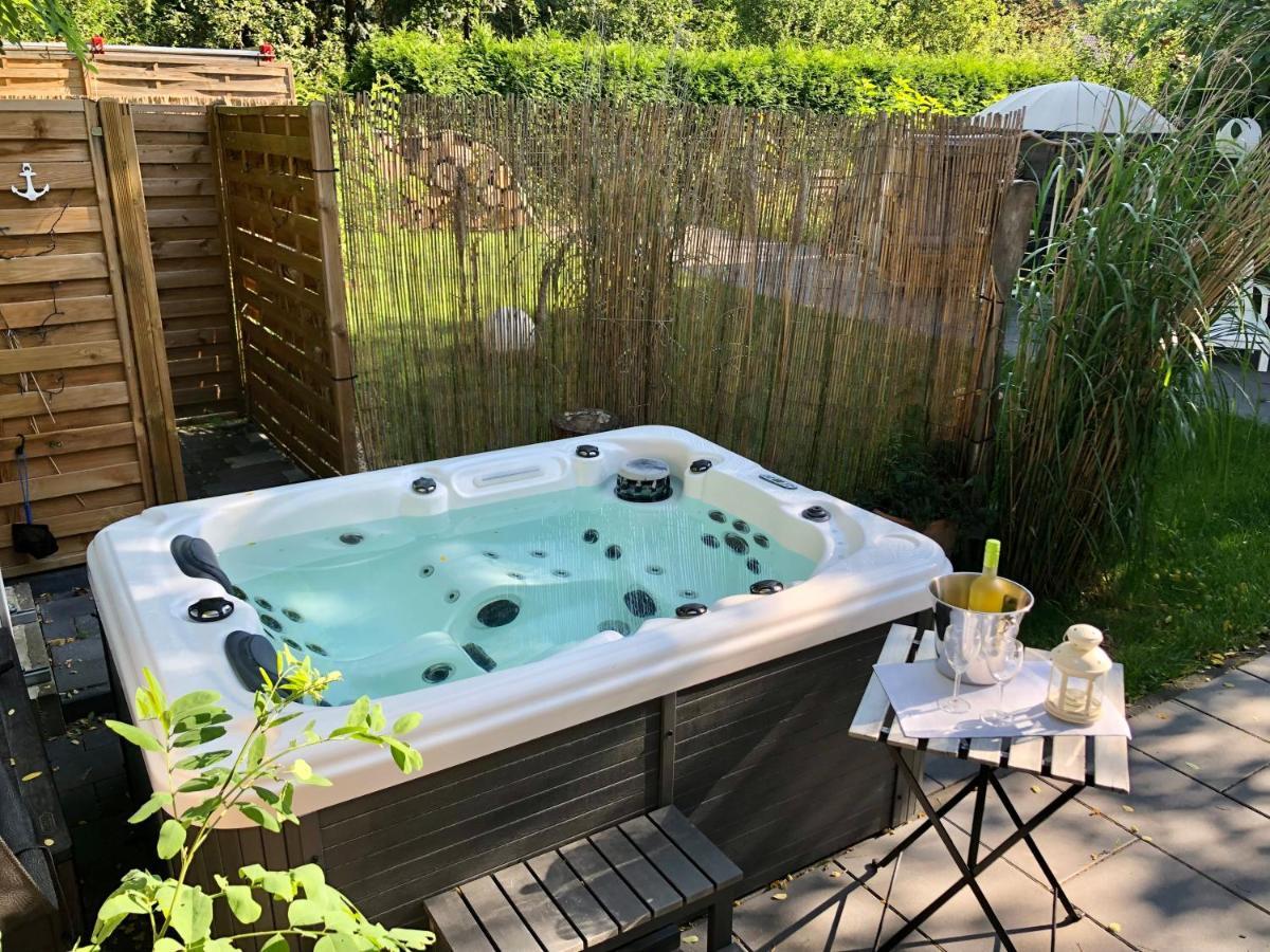 Gartenloft Mit Outdoor Whirlpool Und Garten Petershagen-Eggersdorf Luaran gambar