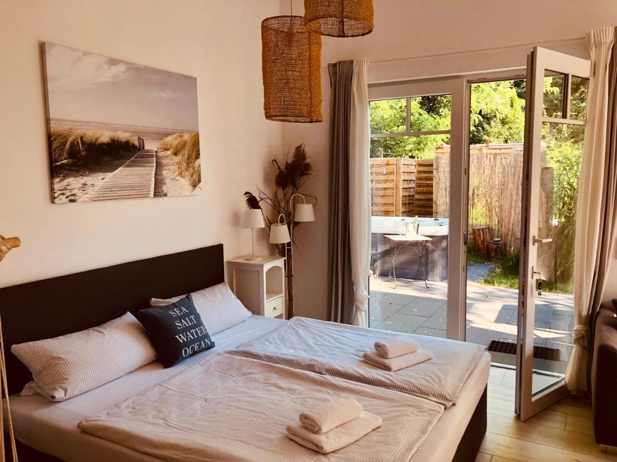 Gartenloft Mit Outdoor Whirlpool Und Garten Petershagen-Eggersdorf Luaran gambar